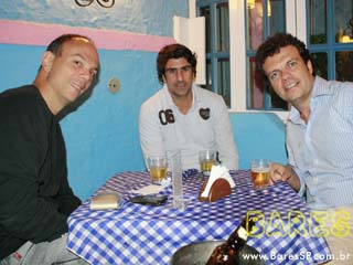 Exposição de acrílicos sobre tela na Mercearia São Roque Exposição de acrílicos sobre tela na Mercearia São Roque