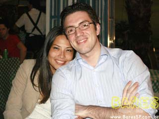 Exposição de acrílicos sobre tela na Mercearia São Roque Exposição de acrílicos sobre tela na Mercearia São Roque