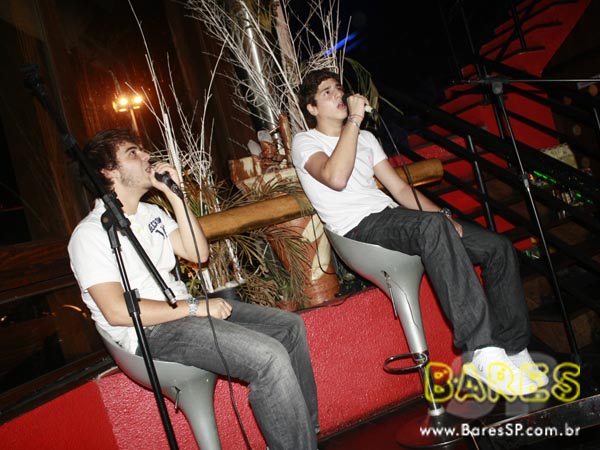 Happy hour com Videokê no Opereta Bar & Videokê Happy hour com Videokê no Opereta Bar & Videokê