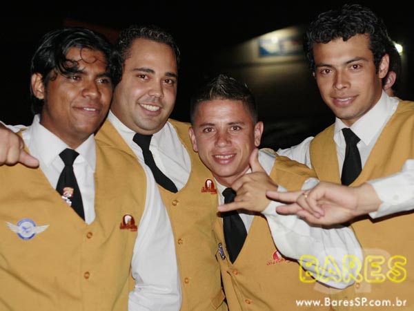 Inimigos da HP no Bar Brahma Aeroclube, zona norte de SP Inimigos da HP no Bar Brahma Aeroclube, zona norte de SP