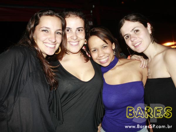 Inimigos da HP no Bar Brahma Aeroclube, zona norte de SP Inimigos da HP no Bar Brahma Aeroclube, zona norte de SP