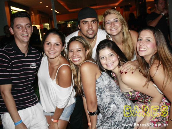 Inimigos da HP no Bar Brahma Aeroclube, zona norte de SP Inimigos da HP no Bar Brahma Aeroclube, zona norte de SP