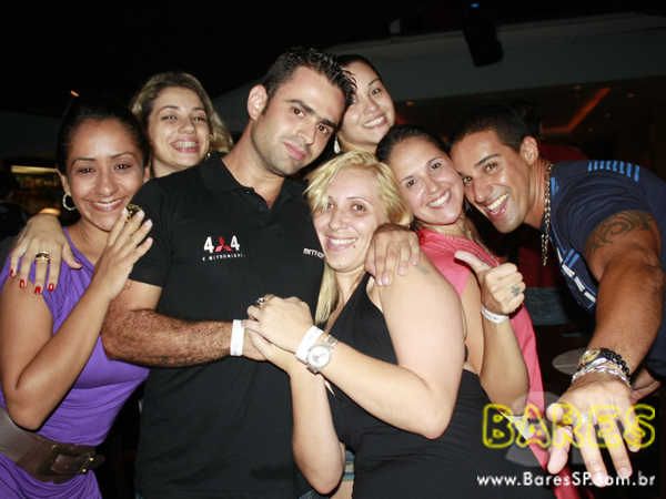 Inimigos da HP no Bar Brahma Aeroclube, zona norte de SP Inimigos da HP no Bar Brahma Aeroclube, zona norte de SP