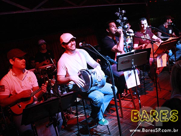 Inimigos da HP no Bar Brahma Aeroclube, zona norte de SP Inimigos da HP no Bar Brahma Aeroclube, zona norte de SP