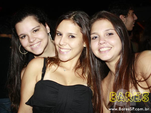 Inimigos da HP no Bar Brahma Aeroclube, zona norte de SP Inimigos da HP no Bar Brahma Aeroclube, zona norte de SP