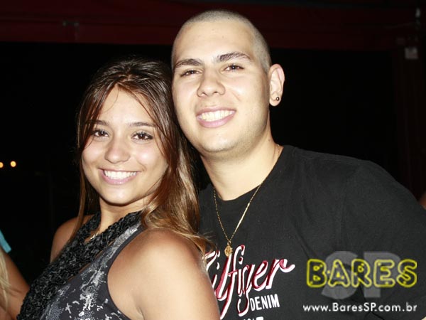 Inimigos da HP no Bar Brahma Aeroclube, zona norte de SP Inimigos da HP no Bar Brahma Aeroclube, zona norte de SP