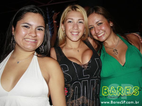 Inimigos da HP no Bar Brahma Aeroclube, zona norte de SP Inimigos da HP no Bar Brahma Aeroclube, zona norte de SP