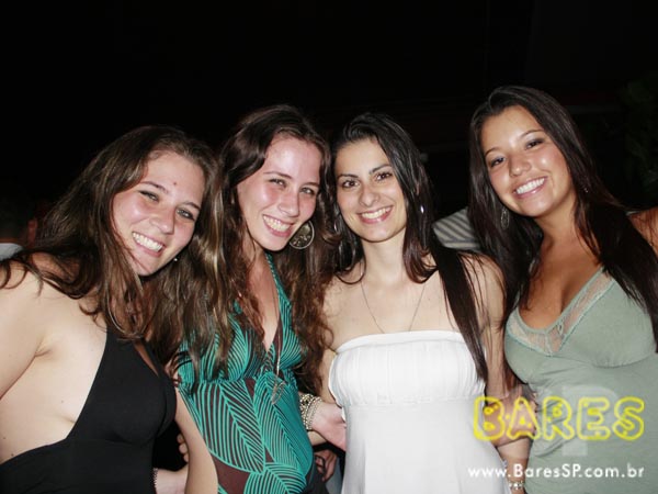 Inimigos da HP no Bar Brahma Aeroclube, zona norte de SP Inimigos da HP no Bar Brahma Aeroclube, zona norte de SP