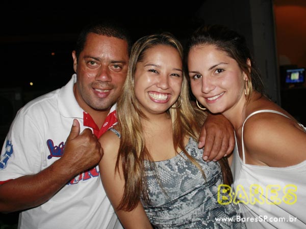 Inimigos da HP no Bar Brahma Aeroclube, zona norte de SP Inimigos da HP no Bar Brahma Aeroclube, zona norte de SP