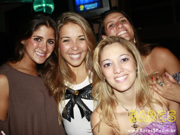 Happy hour com Videokê no Opereta Bar & Videokê Happy hour com Videokê no Opereta Bar & Videokê