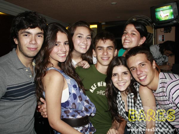 Happy hour com Videokê no Opereta Bar & Videokê Happy hour com Videokê no Opereta Bar & Videokê