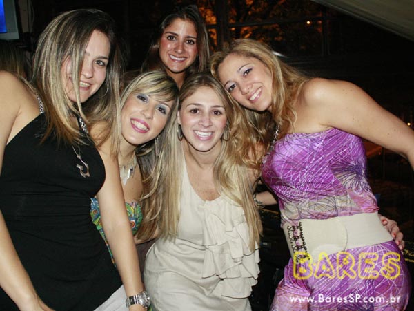 Happy hour com Videokê no Opereta Bar & Videokê Happy hour com Videokê no Opereta Bar & Videokê