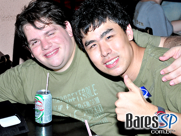 Happy hour com Videokê no Opereta Bar & Videokê Happy hour com Videokê no Opereta Bar & Videokê