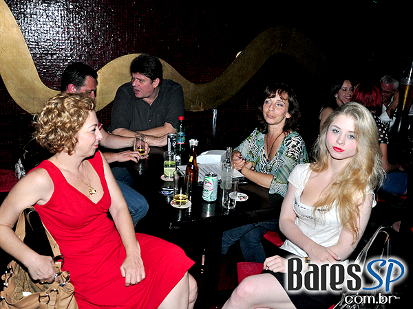 Happy hour com Videokê no Opereta Bar & Videokê Happy hour com Videokê no Opereta Bar & Videokê