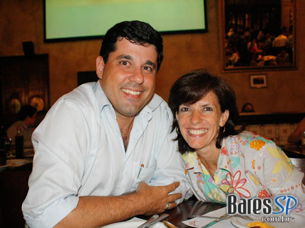 Noite animada na 1ª Cervejaria da Mooca Noite animada na 1ª Cervejaria da Mooca