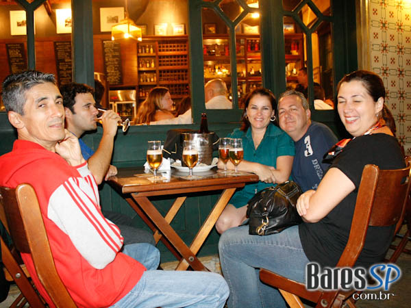Noite animada na 1ª Cervejaria da Mooca Noite animada na 1ª Cervejaria da Mooca