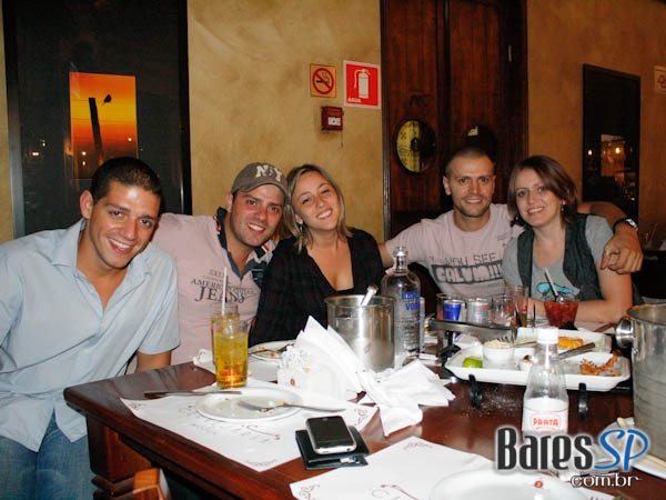 Noite animada na 1ª Cervejaria da Mooca Noite animada na 1ª Cervejaria da Mooca