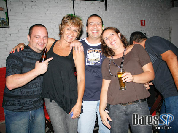 'Grupo Piração' e convidados no Pimenta Latina, zona leste de São Paulo 'Grupo Piração' e convidados no Pimenta Latina, zona leste de São Paulo