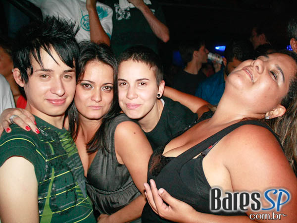 Trash 80's GLS comemora o Aniversário de São Paulo no Centro da cidade Trash 80's GLS comemora o Aniversário de São Paulo no Centro da cidade