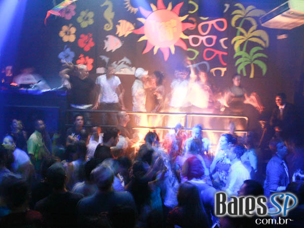 Trash 80's GLS comemora o Aniversário de São Paulo no Centro da cidade Trash 80's GLS comemora o Aniversário de São Paulo no Centro da cidade