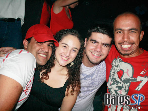 Trash 80's GLS comemora o Aniversário de São Paulo no Centro da cidade Trash 80's GLS comemora o Aniversário de São Paulo no Centro da cidade