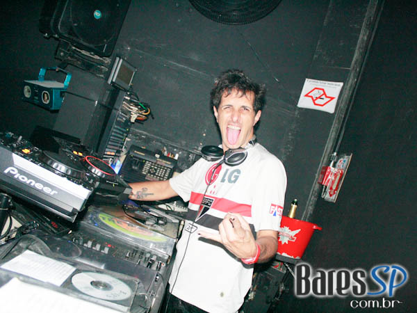 Trash 80's GLS comemora o Aniversário de São Paulo no Centro da cidade Trash 80's GLS comemora o Aniversário de São Paulo no Centro da cidade