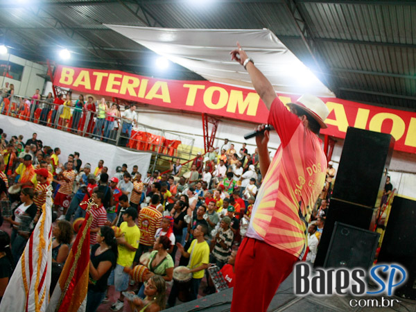 Ensaio de Carnaval na quadra Tom Maior Ensaio de Carnaval na quadra Tom Maior