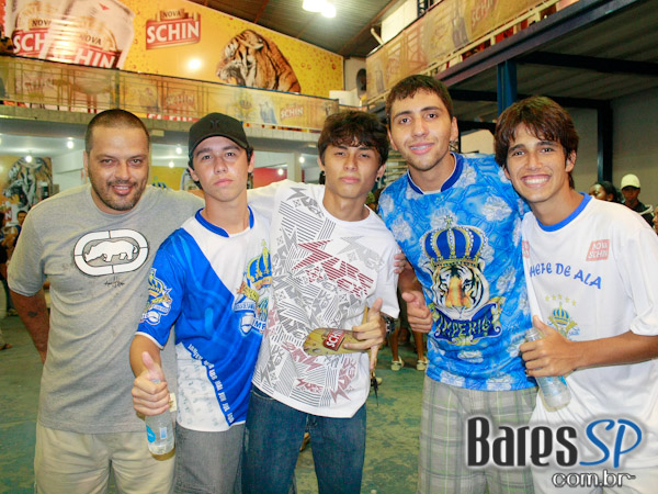 Ensaio de Carnaval na quadra da Império da Casa Verde Ensaio de Carnaval na quadra da Império da Casa Verde