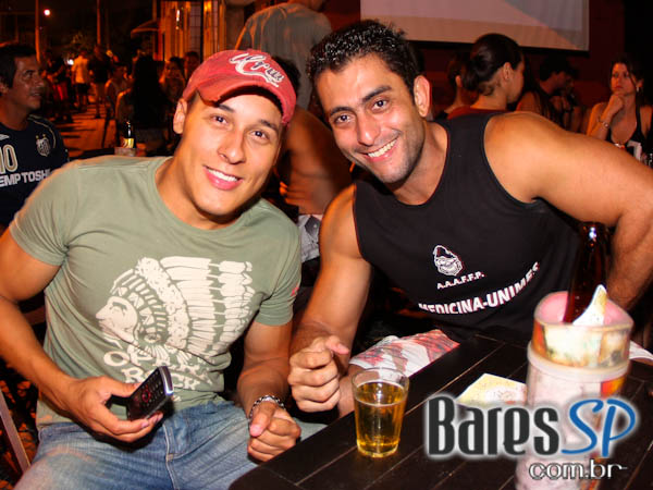 Verão 2010 no Baccará Bar & Grill Verão 2010 no Baccará Bar & Grill