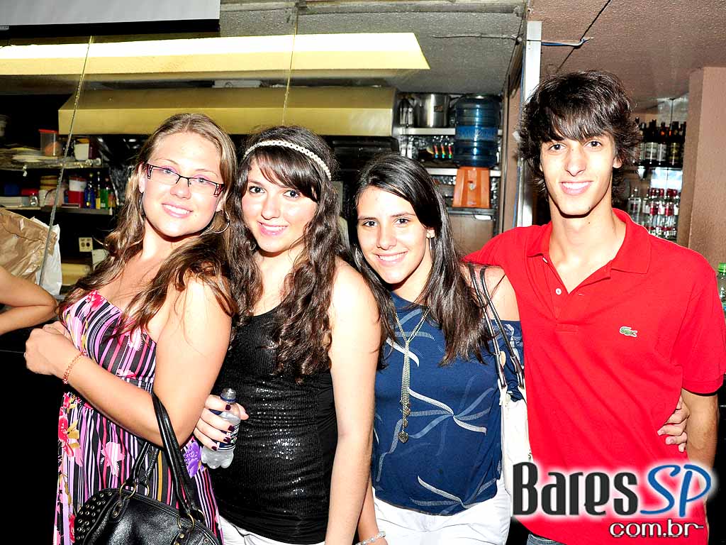 Happy hour com Videokê no Opereta Bar & Videokê Happy hour com Videokê no Opereta Bar & Videokê