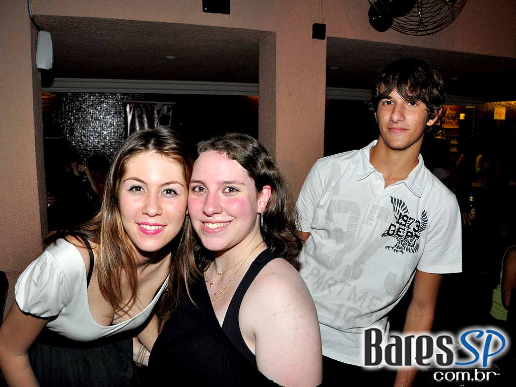 Happy hour com Videokê no Opereta Bar & Videokê Happy hour com Videokê no Opereta Bar & Videokê