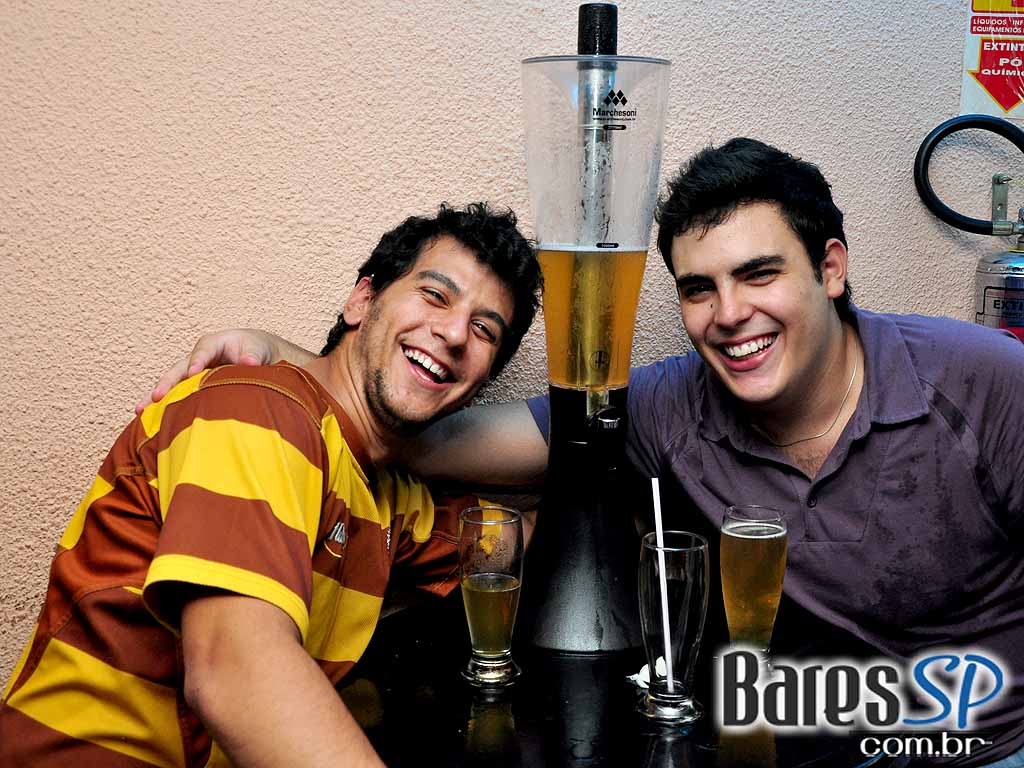 Happy hour com Videokê no Opereta Bar & Videokê Happy hour com Videokê no Opereta Bar & Videokê