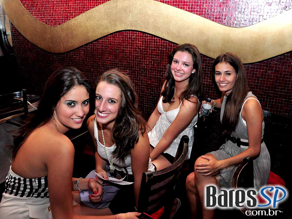 Happy hour com Videokê no Opereta Bar & Videokê Happy hour com Videokê no Opereta Bar & Videokê