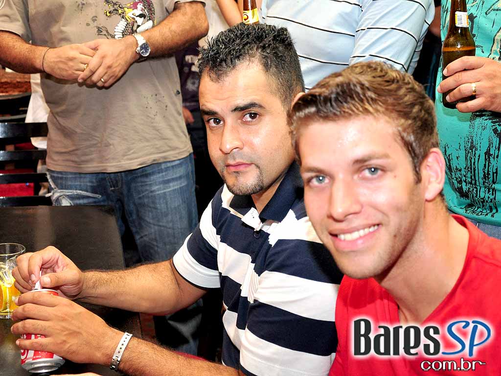 Happy hour com Videokê no Opereta Bar & Videokê Happy hour com Videokê no Opereta Bar & Videokê