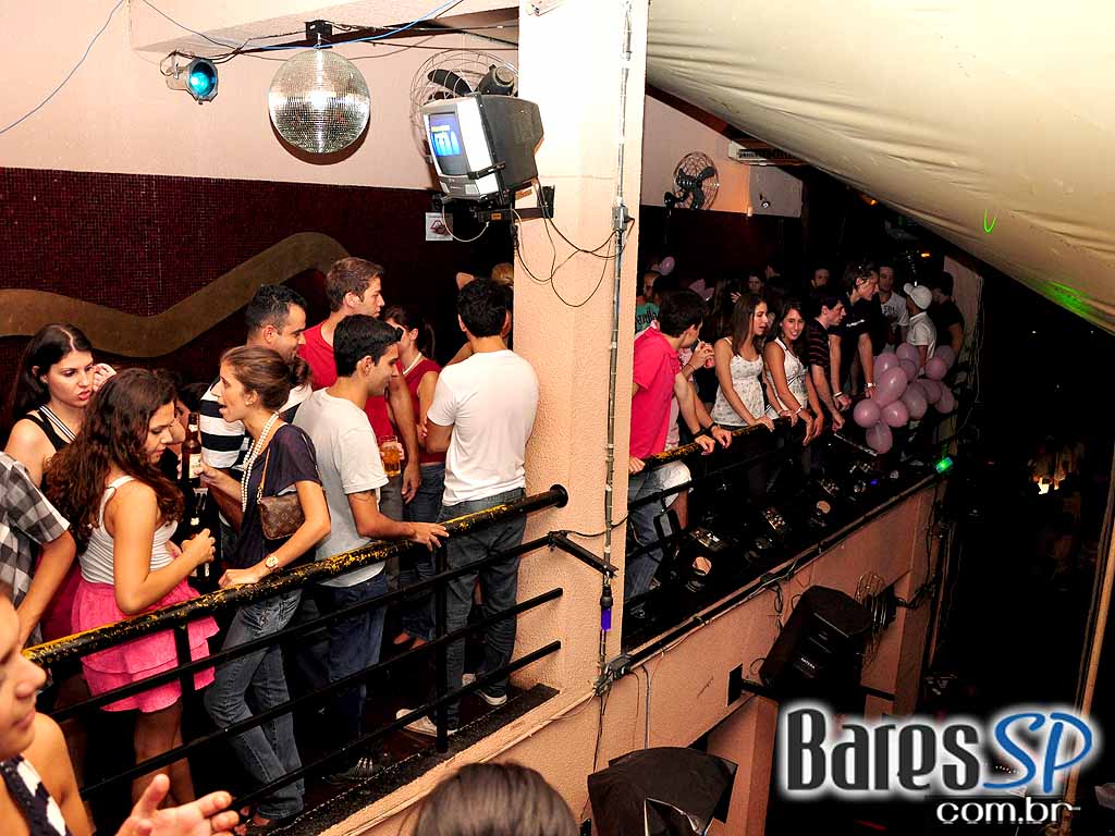 Happy hour com Videokê no Opereta Bar & Videokê Happy hour com Videokê no Opereta Bar & Videokê