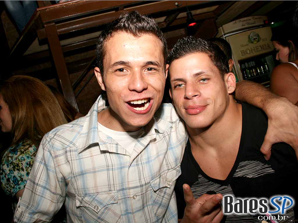 Comece o fim de semana no Café Aurora Comece o fim de semana no Café Aurora