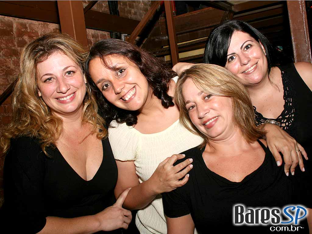 Comece o fim de semana no Café Aurora Comece o fim de semana no Café Aurora