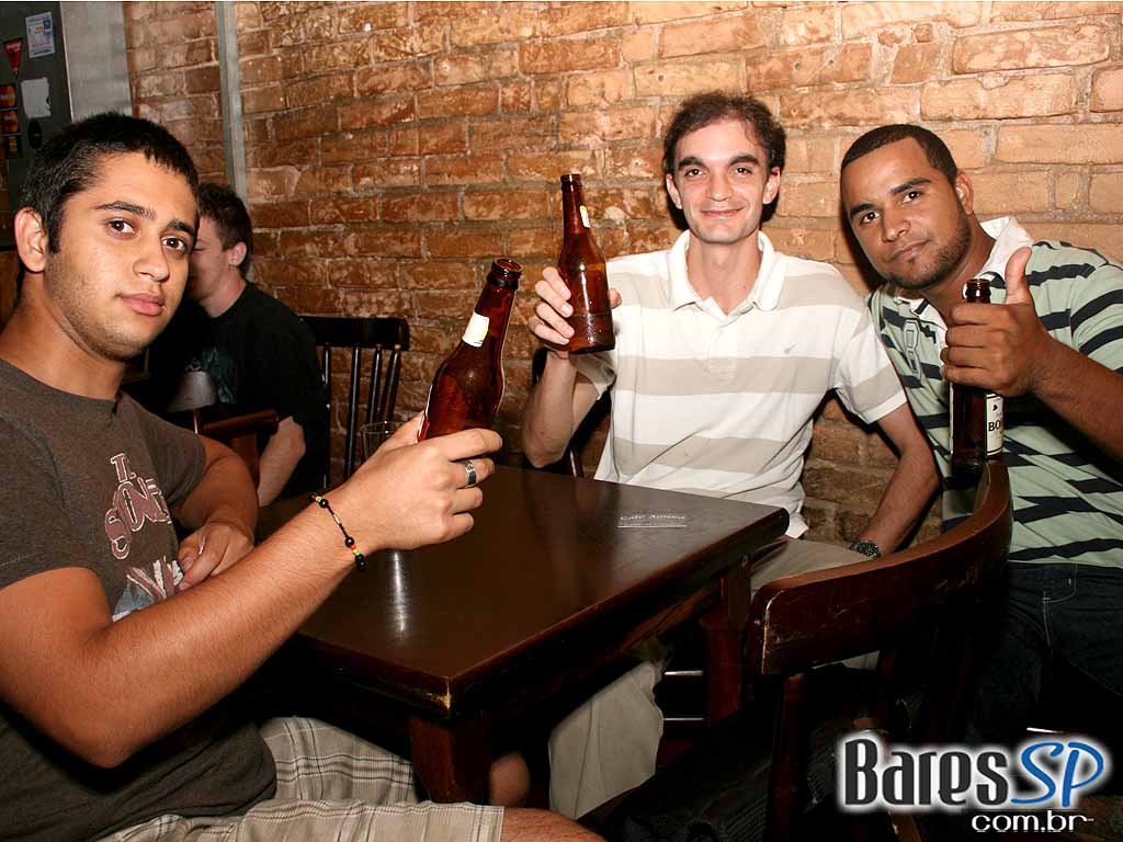 Comece o fim de semana no Café Aurora Comece o fim de semana no Café Aurora