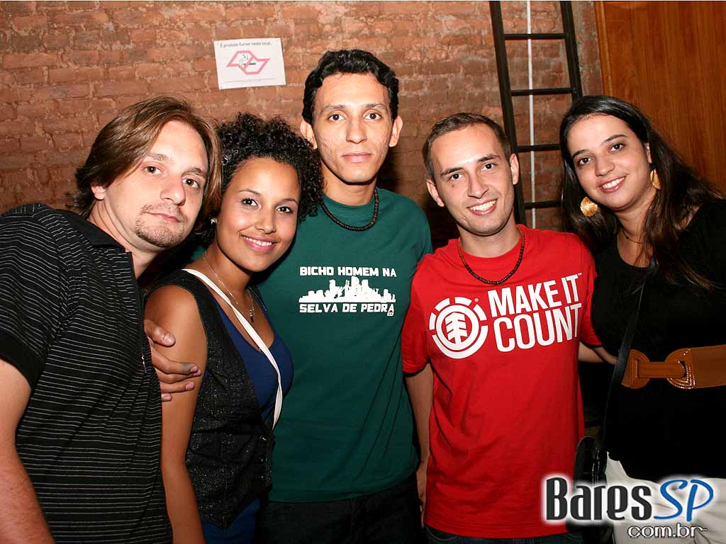 Comece o fim de semana no Café Aurora Comece o fim de semana no Café Aurora