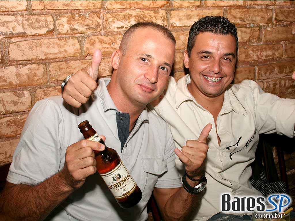 Comece o fim de semana no Café Aurora Comece o fim de semana no Café Aurora