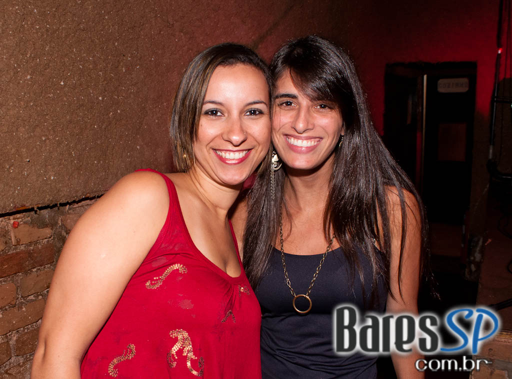 Gregos e Troianos, Sismika, Não Concordo no Café Aurora Gregos e Troianos, Sismika, Não Concordo no Café Aurora