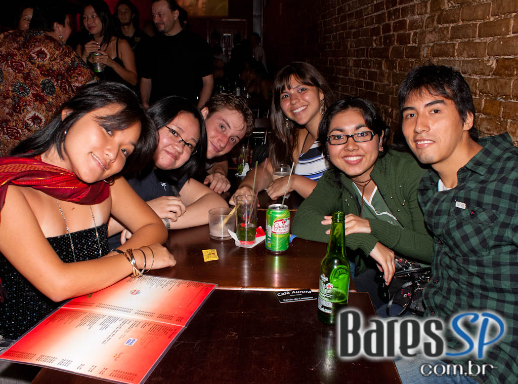 Gregos e Troianos, Sismika, Não Concordo no Café Aurora Gregos e Troianos, Sismika, Não Concordo no Café Aurora