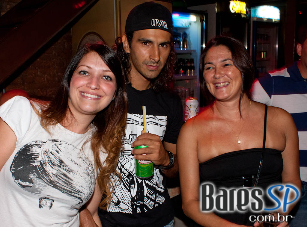 Gregos e Troianos, Sismika, Não Concordo no Café Aurora Gregos e Troianos, Sismika, Não Concordo no Café Aurora