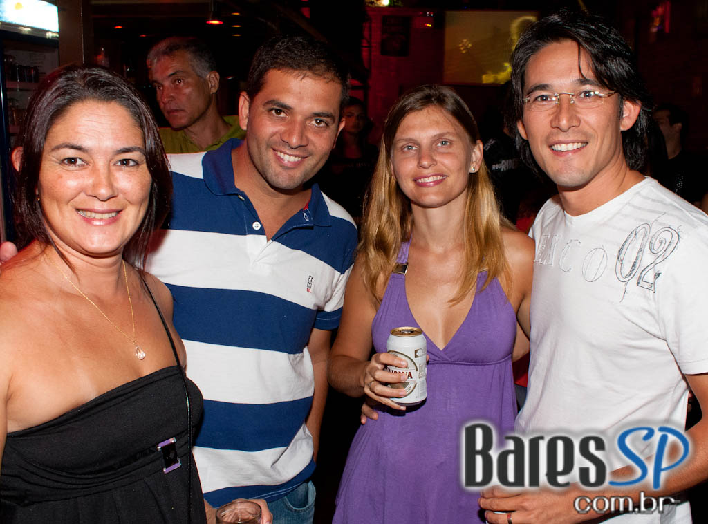 Gregos e Troianos, Sismika, Não Concordo no Café Aurora Gregos e Troianos, Sismika, Não Concordo no Café Aurora