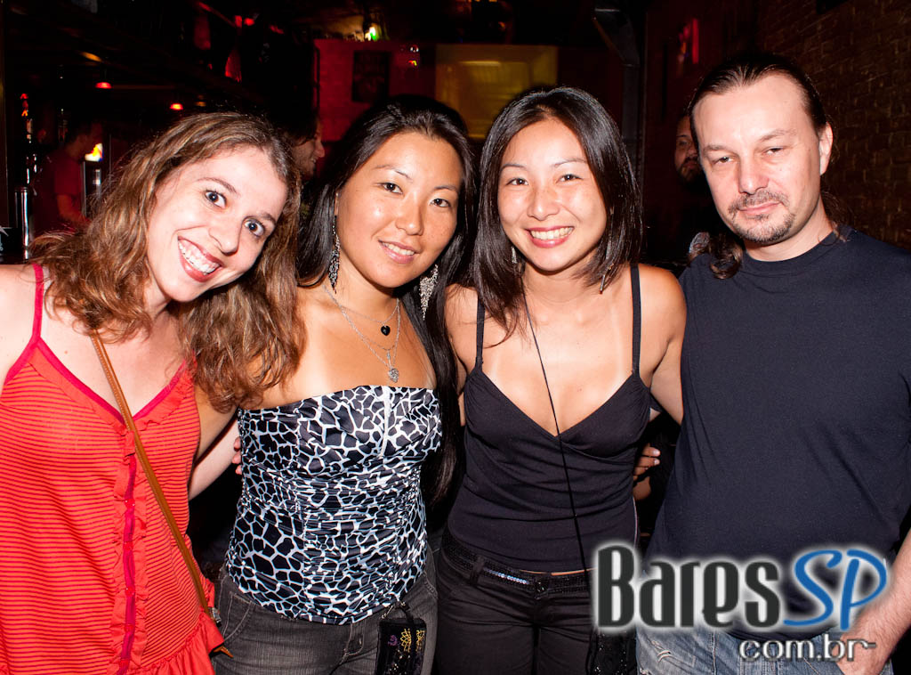 Gregos e Troianos, Sismika, Não Concordo no Café Aurora Gregos e Troianos, Sismika, Não Concordo no Café Aurora