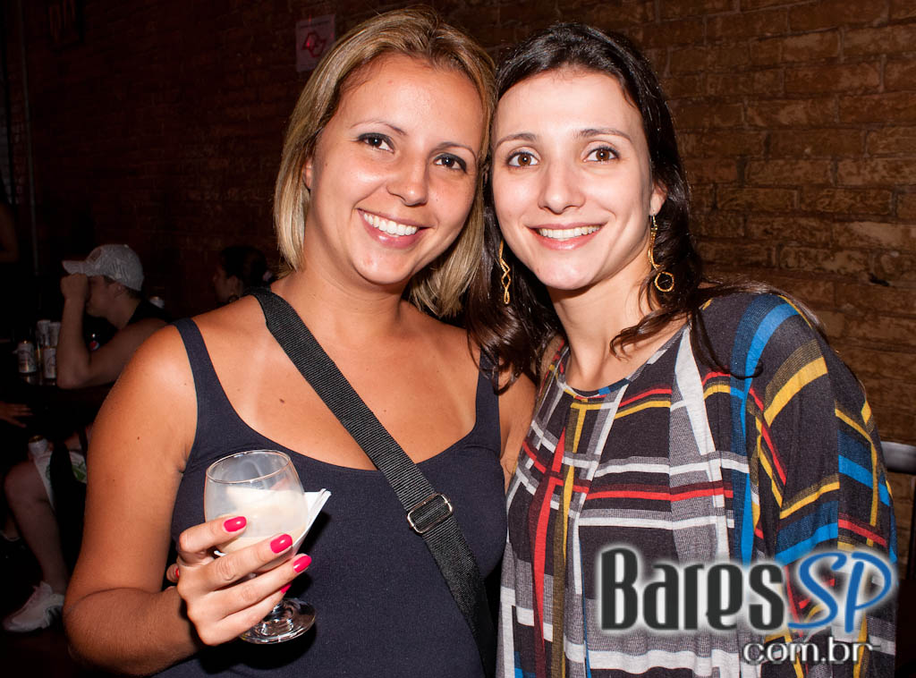 Gregos e Troianos, Sismika, Não Concordo no Café Aurora Gregos e Troianos, Sismika, Não Concordo no Café Aurora