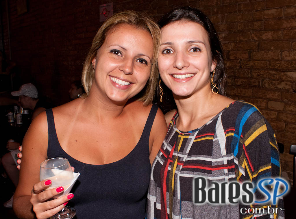 Gregos e Troianos, Sismika, Não Concordo no Café Aurora Gregos e Troianos, Sismika, Não Concordo no Café Aurora