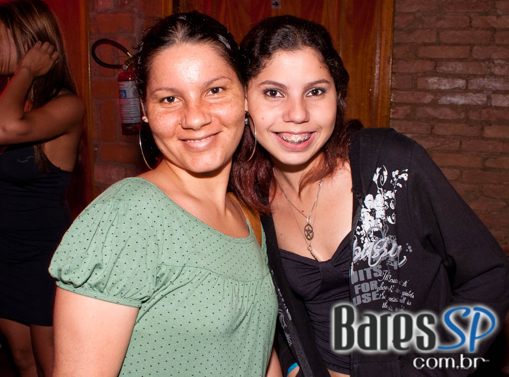 Gregos e Troianos, Sismika, Não Concordo no Café Aurora Gregos e Troianos, Sismika, Não Concordo no Café Aurora