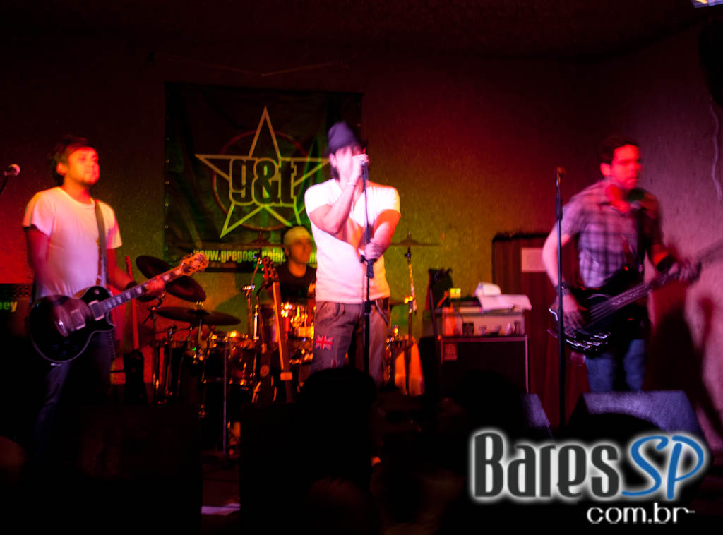 Gregos e Troianos, Sismika, Não Concordo no Café Aurora Gregos e Troianos, Sismika, Não Concordo no Café Aurora