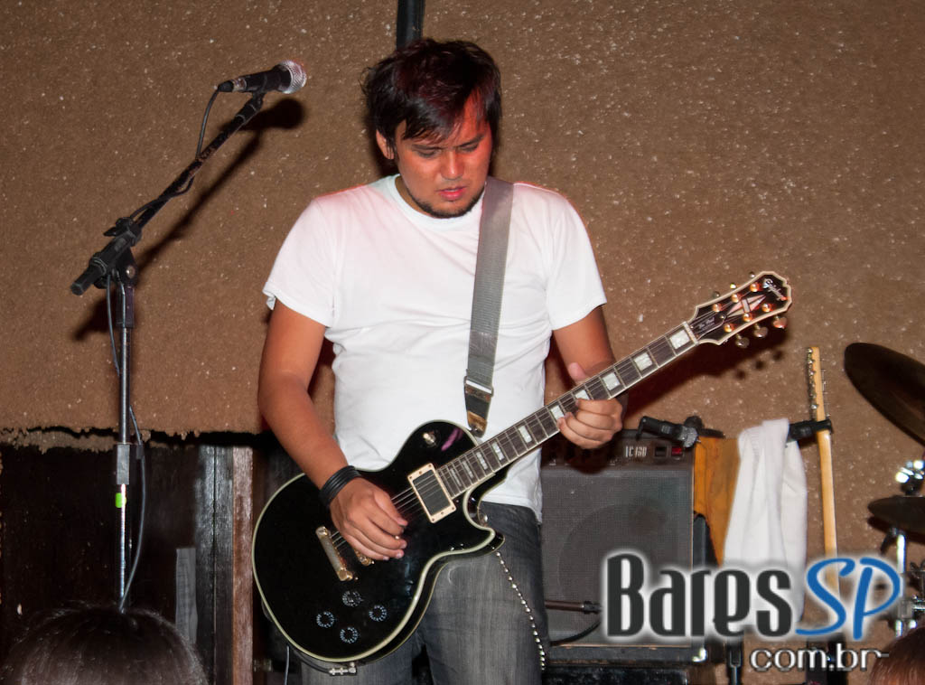 Gregos e Troianos, Sismika, Não Concordo no Café Aurora Gregos e Troianos, Sismika, Não Concordo no Café Aurora